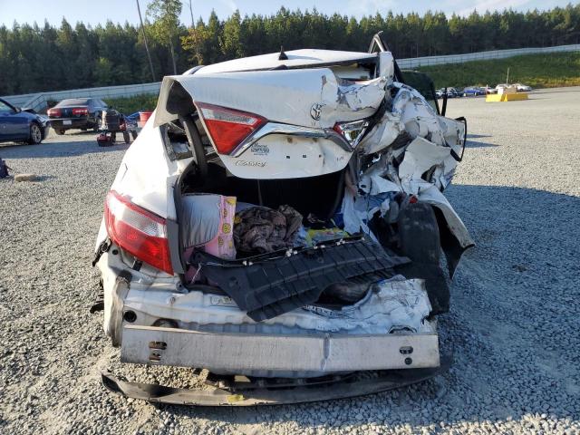 4T1BF1FKXHU271170 - 2017 TOYOTA CAMRY LE 白色 照片 6