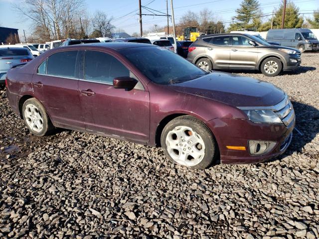 3FAHP0HA5BR183495 - 2011 FORD FUSION SE BURGUNDY photo 4