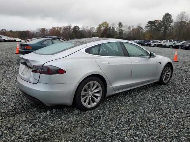 5YJSA1E20JF267681 - 2018 TESLA MODEL S Gümüş foto 3