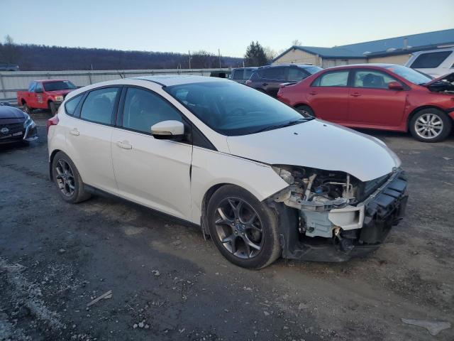 1FAHP3K20CL307434 - 2012 FORD FOCUS SE WHITE photo 4