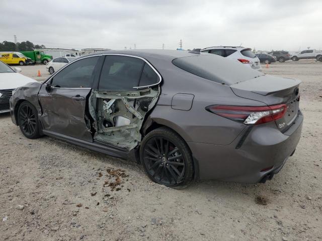 4T1K61AKXPU783694 - 2023 TOYOTA CAMRY XSE GRAY photo 2