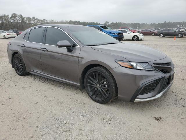 4T1K61AKXPU783694 - 2023 TOYOTA CAMRY XSE GRAY photo 4