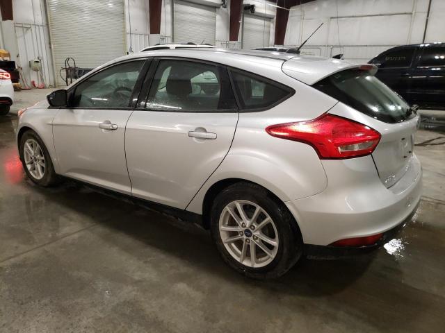 1FADP3K20JL251717 - 2018 FORD FOCUS SE SILVER photo 2