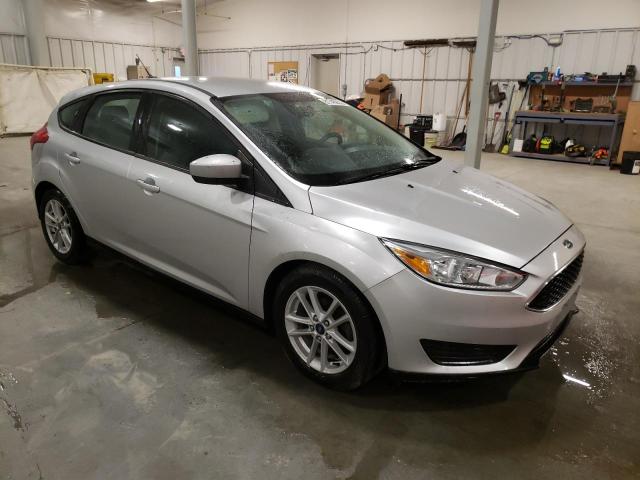 1FADP3K20JL251717 - 2018 FORD FOCUS SE SILVER photo 4