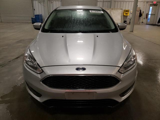 1FADP3K20JL251717 - 2018 FORD FOCUS SE SILVER photo 5