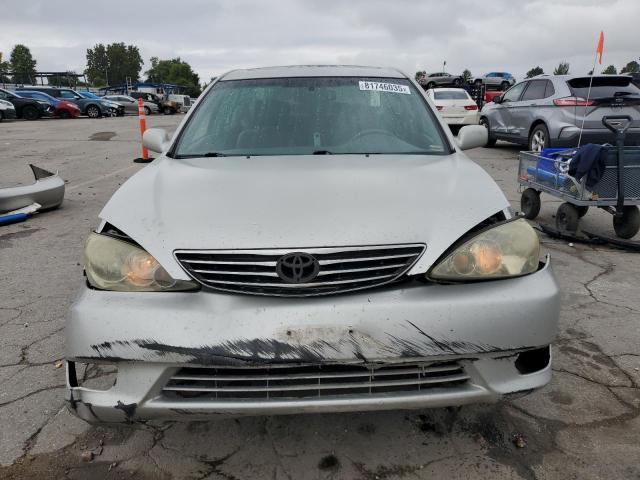 4T1BF32K35U606329 - 2005 TOYOTA CAMRY LE SILVER photo 5