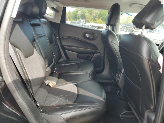 3C4NJDBB9KT839384 - 2019 JEEP COMPASS LATITUDE Чорний фото 11