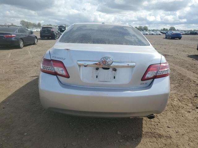 4T4BF3EK7AR030983 - 2010 TOYOTA CAMRY BASE SILVER photo 6