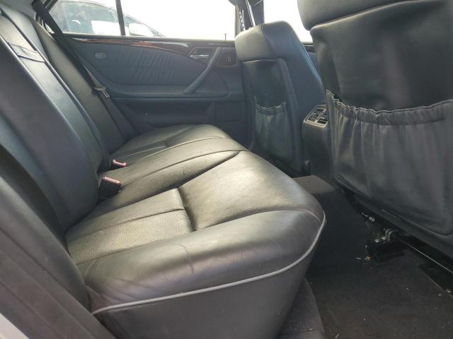 WDBJF65J41B243029 - 2001 MERCEDES-BENZ E 320 SILVER photo 10
