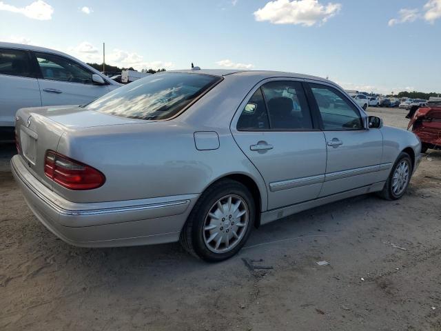 WDBJF65J41B243029 - 2001 MERCEDES-BENZ E 320 SILVER photo 3