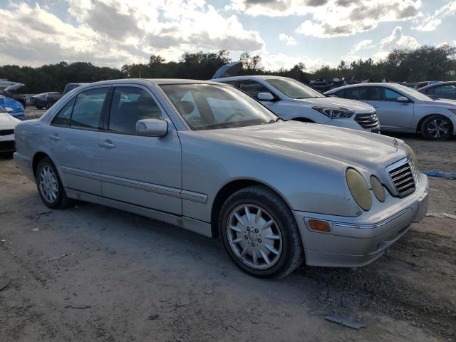 WDBJF65J41B243029 - 2001 MERCEDES-BENZ E 320 SILVER photo 4