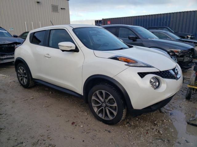 JN8AF5MV8HT753067 - 2017 NISSAN JUKE S WHITE photo 4