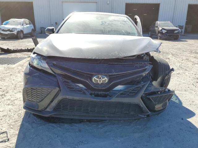 4T1G11AK2PU809726 - 2023 TOYOTA CAMRY SE NIGHT SHADE BLACK photo 5
