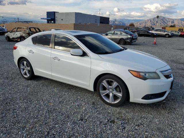 19VDE1F58FE009971 - 2015 ACURA ILX 20 PREMIUM WHITE photo 4