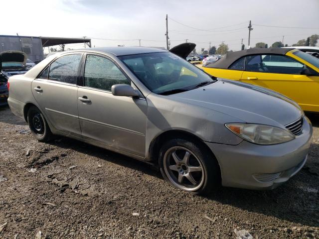 4T1BE32K35U601957 - 2005 TOYOTA CAMRY LE GRAY photo 4