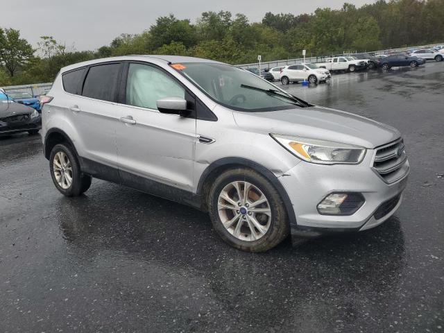 1FMCU0GD3HUB25908 - 2017 FORD ESCAPE SE ვერცხლისფერი ფოტო 4