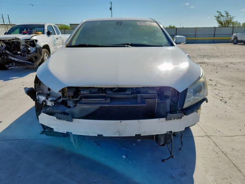 1G4GB5G32GF242488 - 2016 BUICK LACROSSE Ақ фото 5