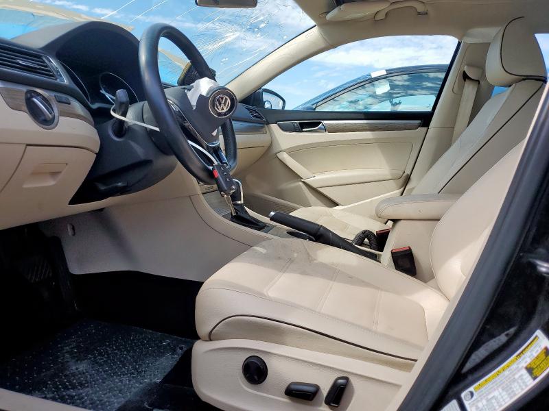 1VWBT7A34HC038288 - 2017 VOLKSWAGEN PASSAT SE BLACK photo 7