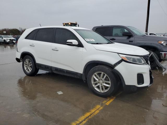 5XYKT3A63FG592114 - 2015 KIA SORENTO LX WHITE photo 4