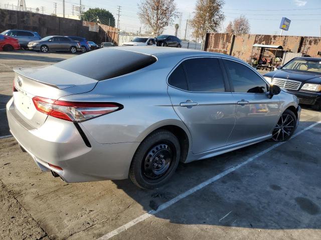 4T1B11HK4JU605159 - 2018 TOYOTA CAMRY L SILVER photo 3