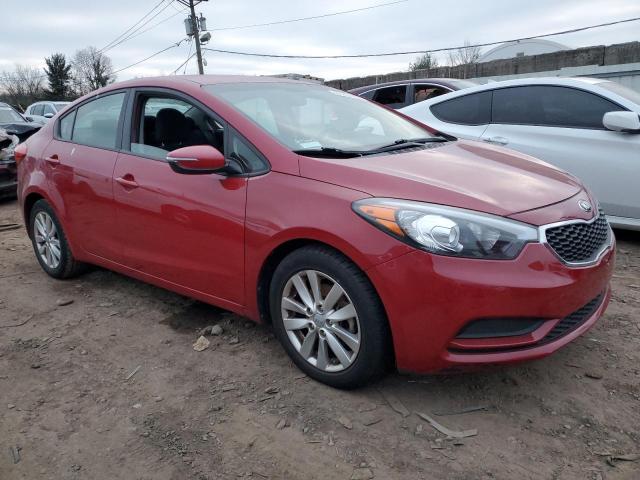 KNAFX4A68G5541629 - 2016 KIA FORTE LX RED photo 4