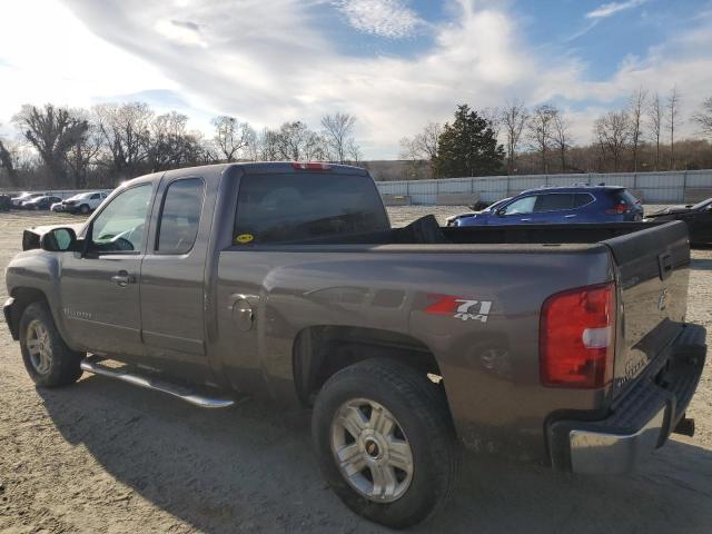 2GCEK19J281229796 - 2008 CHEVROLET SILVERADO K1500 GRAY photo 2