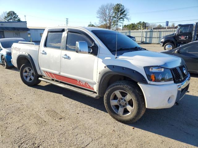 1N6AA07B54N534710 - 2004 NISSAN TITAN XE WHITE photo 4