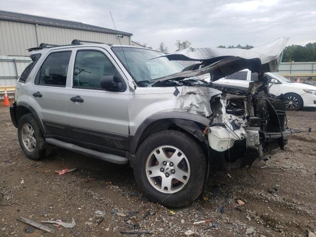 1FMCU93185KC81515 - 2005 FORD ESCAPE XLT ვერცხლისფერი ფოტო 4