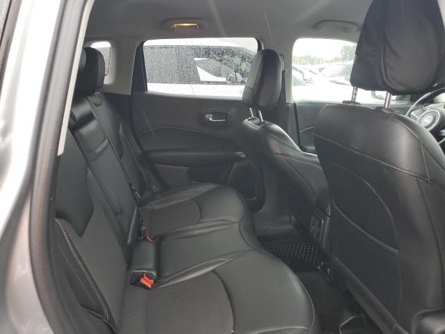 3C4NJDBB6KT760870 - 2019 JEEP COMPASS LATITUDE 银色 照片 11