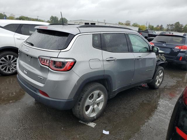 3C4NJDBB6KT760870 - 2019 JEEP COMPASS LATITUDE 银色 照片 3