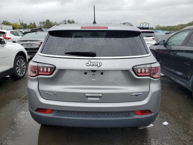 3C4NJDBB6KT760870 - 2019 JEEP COMPASS LATITUDE 银色 照片 6