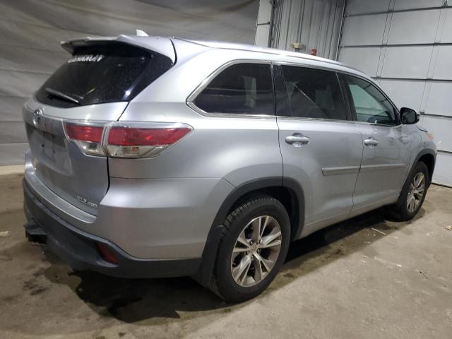 5TDJKRFHXES060579 - 2014 TOYOTA HIGHLANDER XLE ვერცხლისფერი ფოტო 3