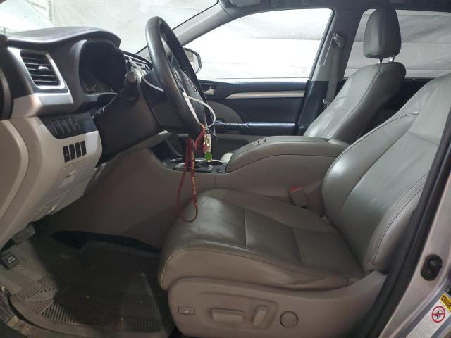 5TDJKRFHXES060579 - 2014 TOYOTA HIGHLANDER XLE ვერცხლისფერი ფოტო 7