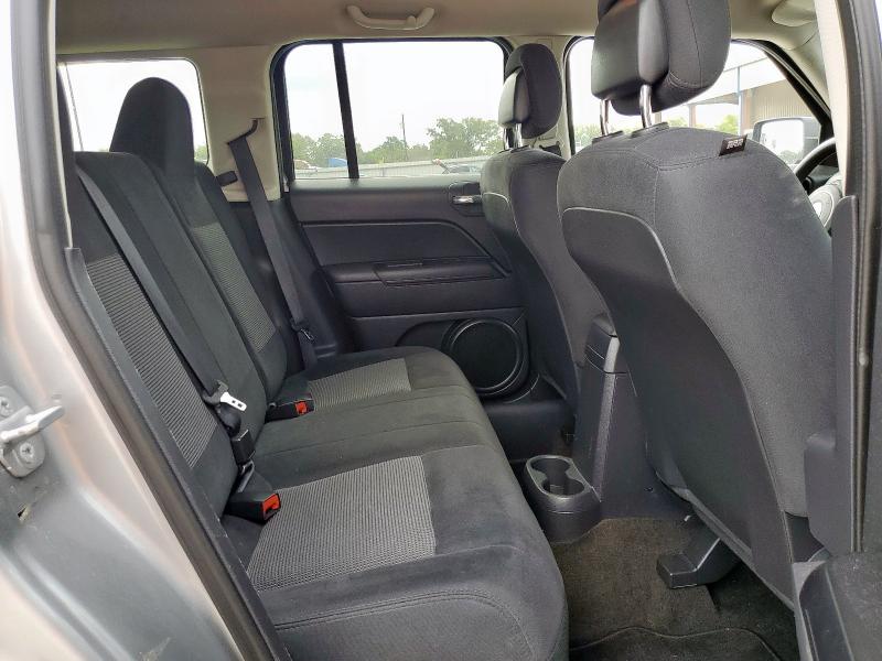 1C4NJPBA2ED843005 - 2014 JEEP PATRIOT SPORT 银色 照片 11