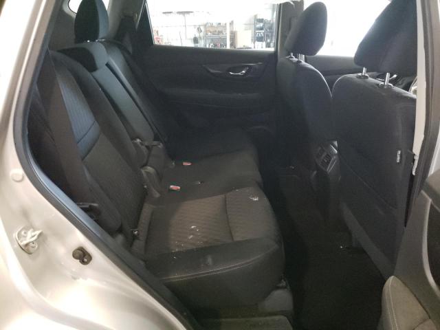KNMAT2MV3JP555661 - 2018 NISSAN ROGUE S Gümüş fotoğraf 11