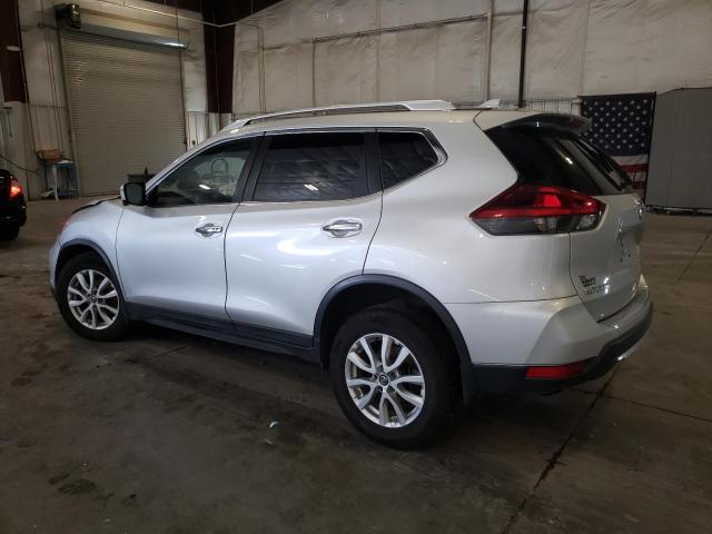 KNMAT2MV3JP555661 - 2018 NISSAN ROGUE S Gümüş fotoğraf 2