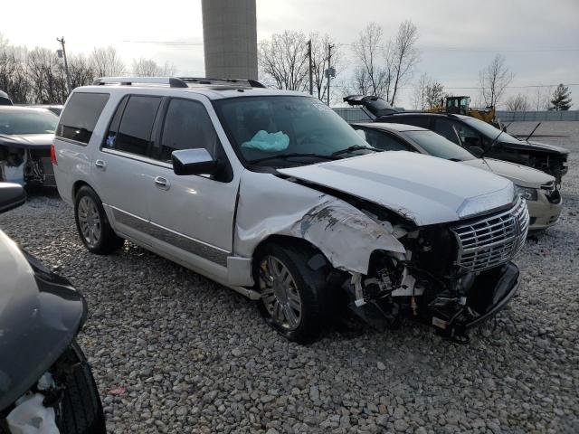 5LMJJ2J58BEJ07836 - 2011 LINCOLN NAVIGATOR WHITE photo 4