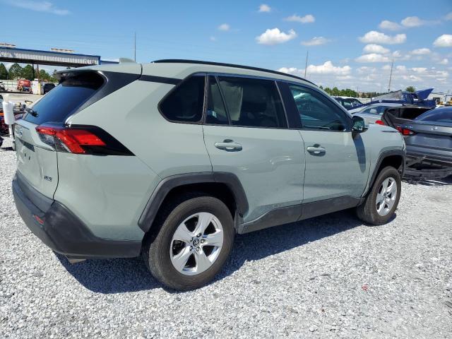 2T3W1RFV1MW121720 - 2021 TOYOTA RAV4 XLE GRAY photo 3
