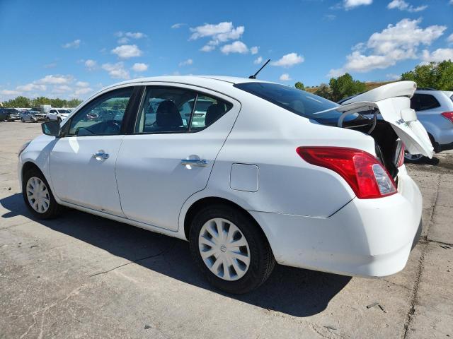 3N1CN7AP0JK394583 - 2018 NISSAN VERSA S Biały zdjęcie 2