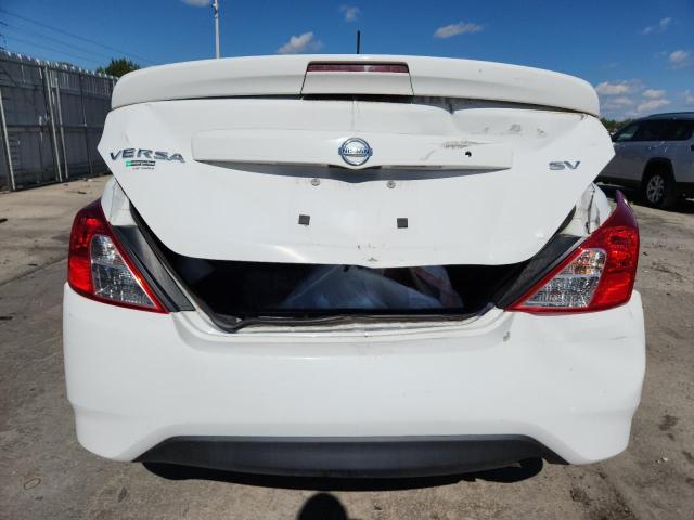 3N1CN7AP0JK394583 - 2018 NISSAN VERSA S Biały zdjęcie 6