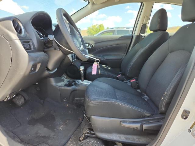 3N1CN7AP0JK394583 - 2018 NISSAN VERSA S Biały zdjęcie 7