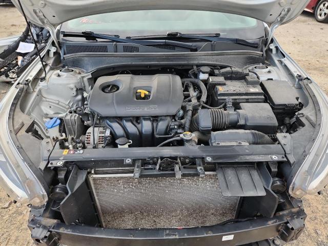 3KPF24AD8LE236095 - 2020 KIA FORTE FE 银色 照片 11