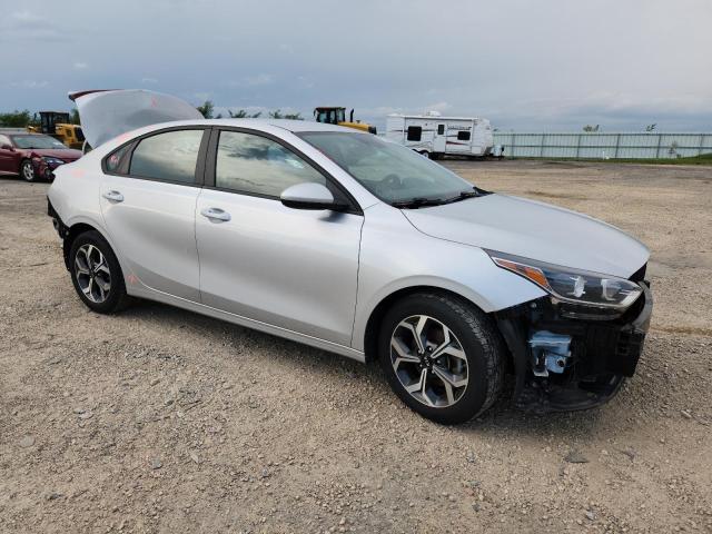 3KPF24AD8LE236095 - 2020 KIA FORTE FE 银色 照片 4