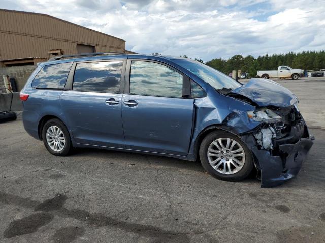 5TDYK3DC2FS675826 - 2015 TOYOTA SIENNA XLE BLUE photo 4