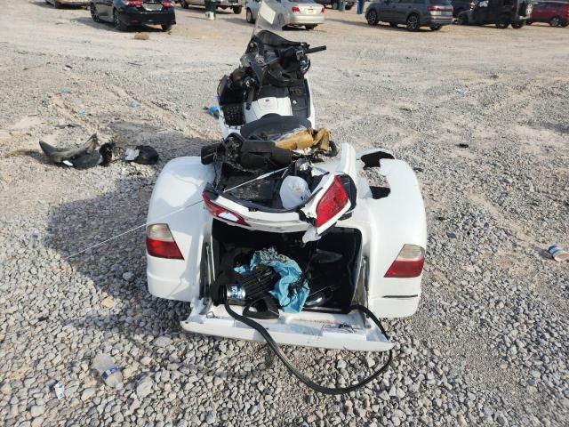 JH2SC68G4CK002080 - 2012 HONDA GL1800 WHITE photo 4