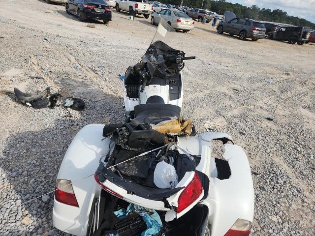 JH2SC68G4CK002080 - 2012 HONDA GL1800 WHITE photo 6