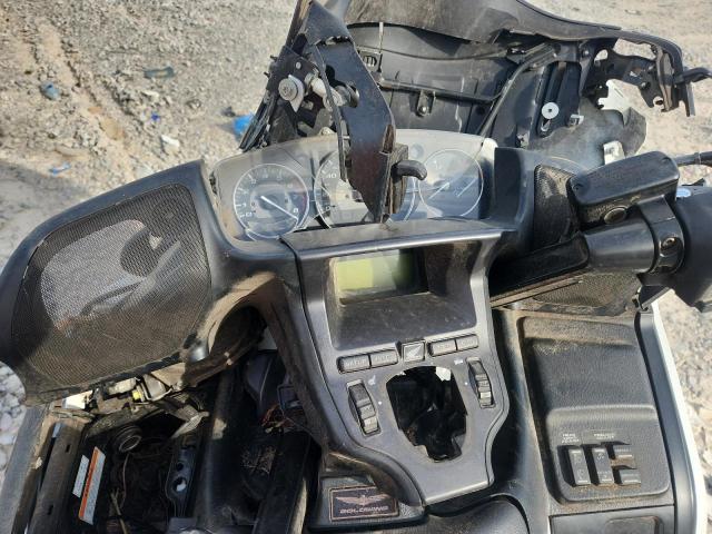 JH2SC68G4CK002080 - 2012 HONDA GL1800 WHITE photo 7