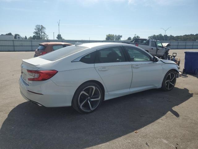 1HGCV1F38JA056335 - 2018 HONDA ACCORD SPORT WHITE photo 3