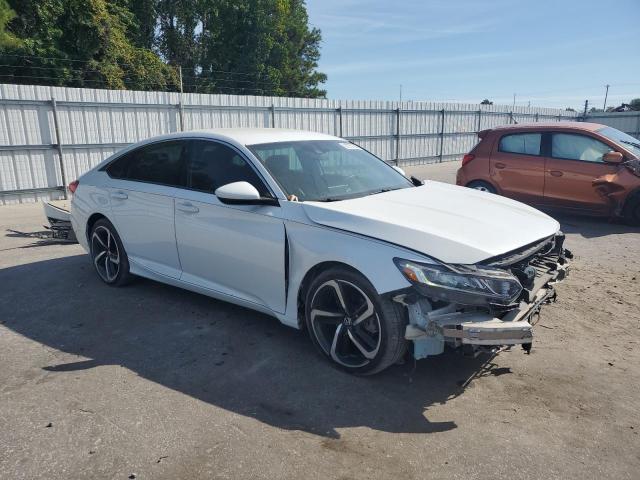 1HGCV1F38JA056335 - 2018 HONDA ACCORD SPORT WHITE photo 4
