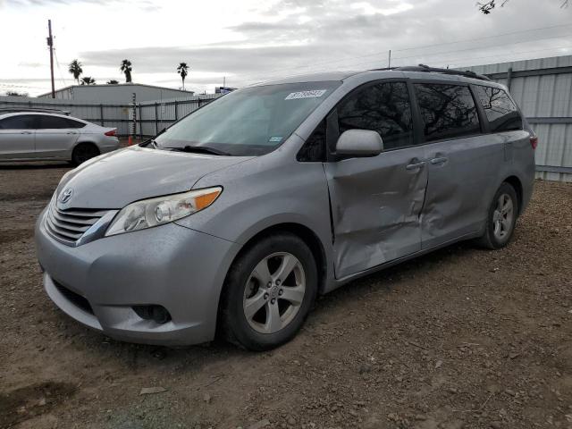 5TDKK3DCXFS575205 - 2015 TOYOTA SIENNA LE SILVER photo 1